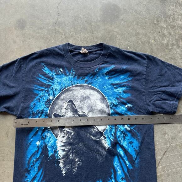Vtg Mystic Wolf Howling Moon T-Shirt Men's M Blue Gildan Nature Art Tee Y2K - Picture 6 of 9